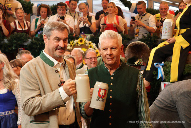 O'Zapft is seit 12 Uhr am 20.09.2025 (©Foto: Martin Schmitz)